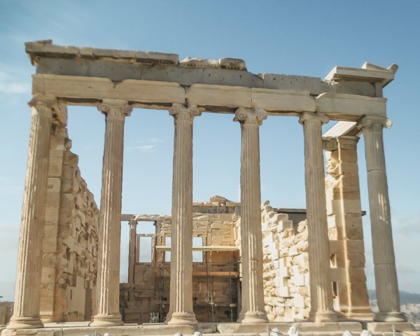 Picture of the Acropolis one of the the best things for what to do in Athens