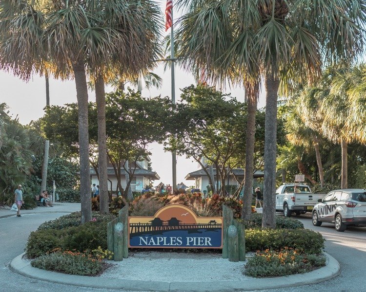 Entrance sign to Naples Pier