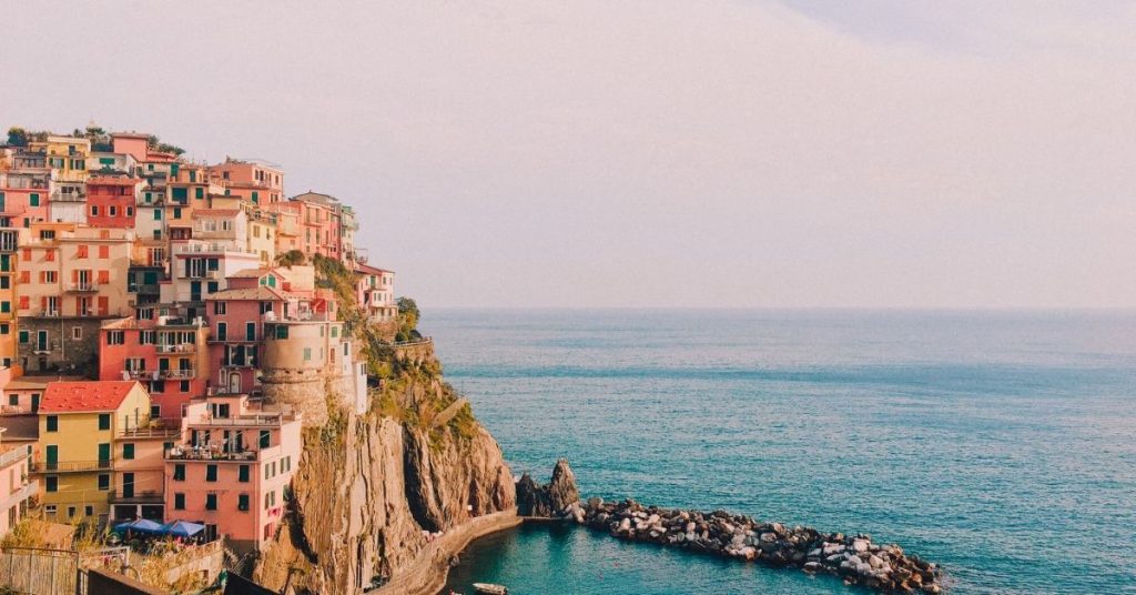 Most common phrases photo of the beautiful Amalfi Coast during sunset.