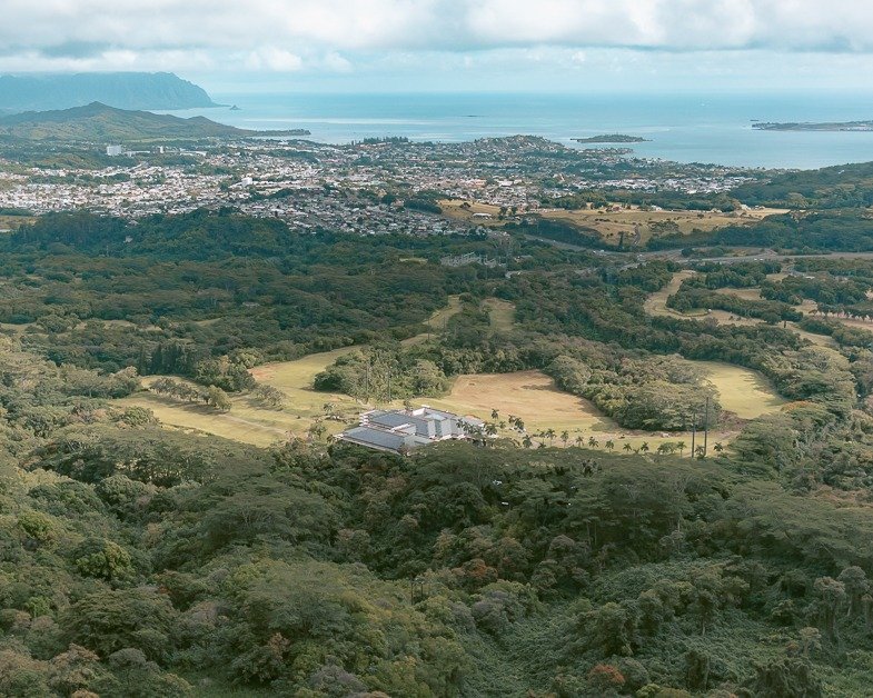 View from Nu'uanu Pali Lookout one of the best things to do in Oahu.