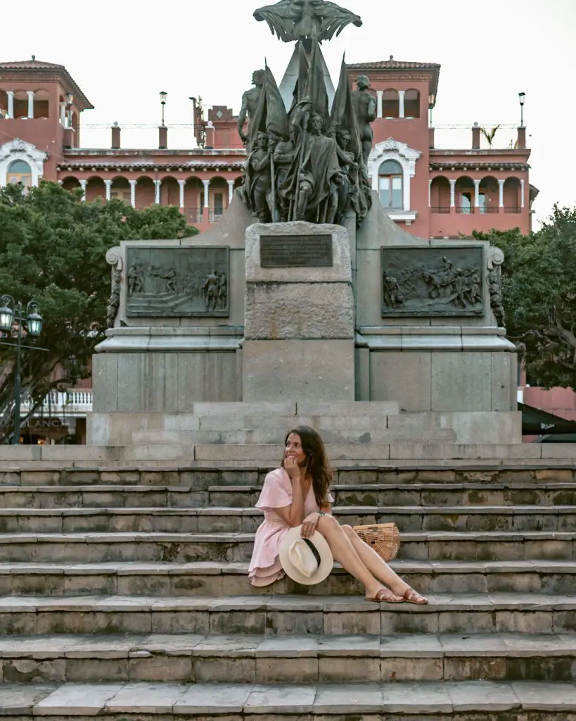 Posing at Plaza Simón Bolívar a top place to get pictures of Panama City, Panama. 