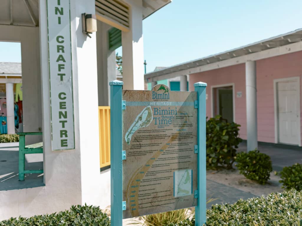 Bimini travel guide of the Bimini Craft Centre. 