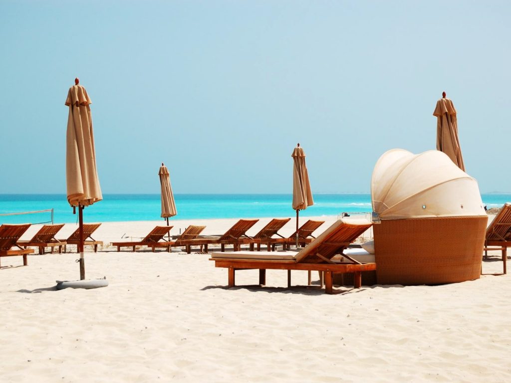 Dress code in Abu Dhabi photo of the beach in Abu Dhabi.