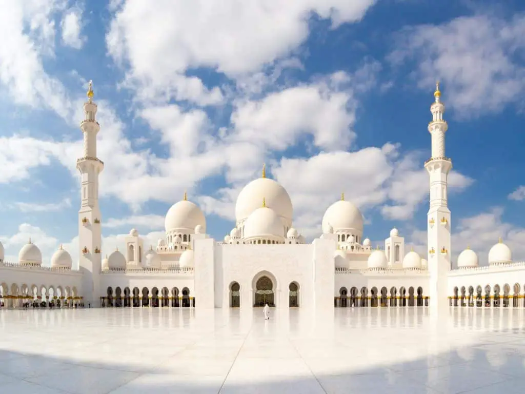 Sheik Zayed Grand Mosque for Dress code in Abu Dhabi. 
