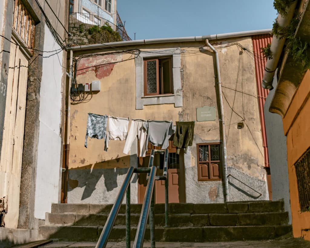 Home in Porto with laundry hanging.