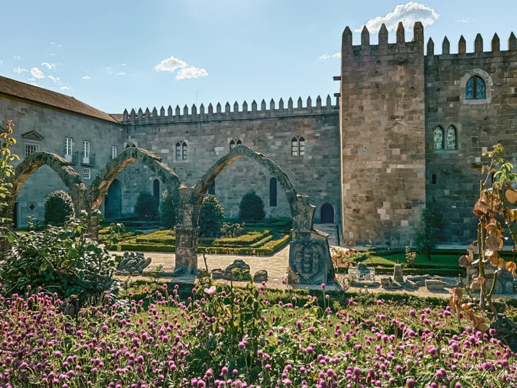 Day trip from Porto to Braga photo. Beautiful building in Braga.