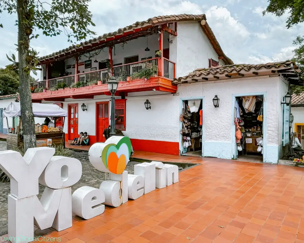 Sign that says "yo love Medellín. Medellín, Colombia one of the best cities in South America to visit. 