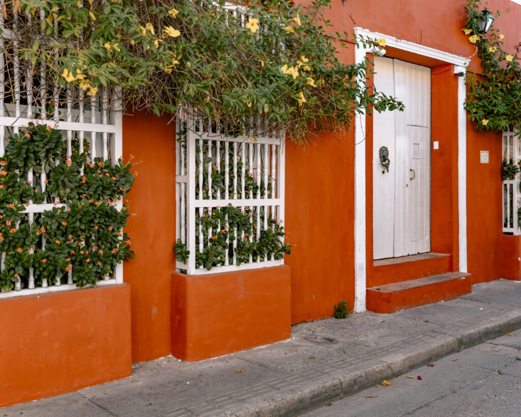 Colorful building in Getsemaní. A must visit neighborhood when spending one day in Cartagena.